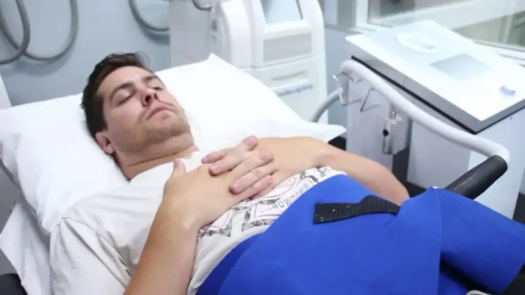 Image of male having body contouring Basingstoke  treatment